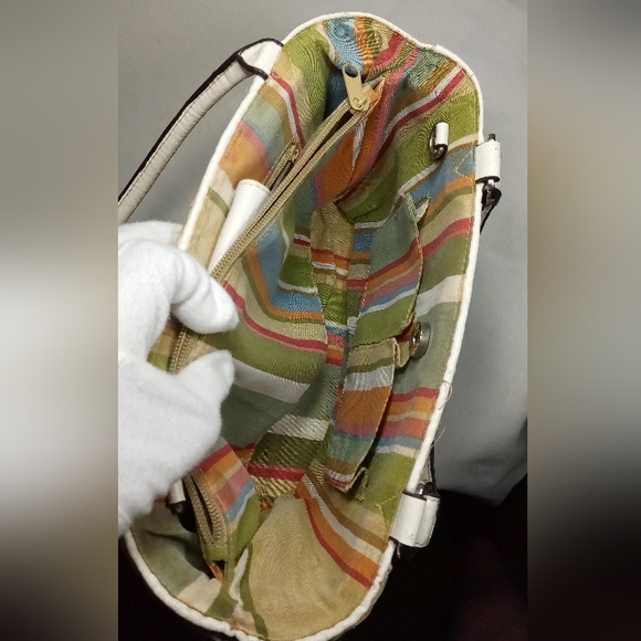 Tan Wicker Flower Hand Bag Bucket Bag - Picture 2 of 11